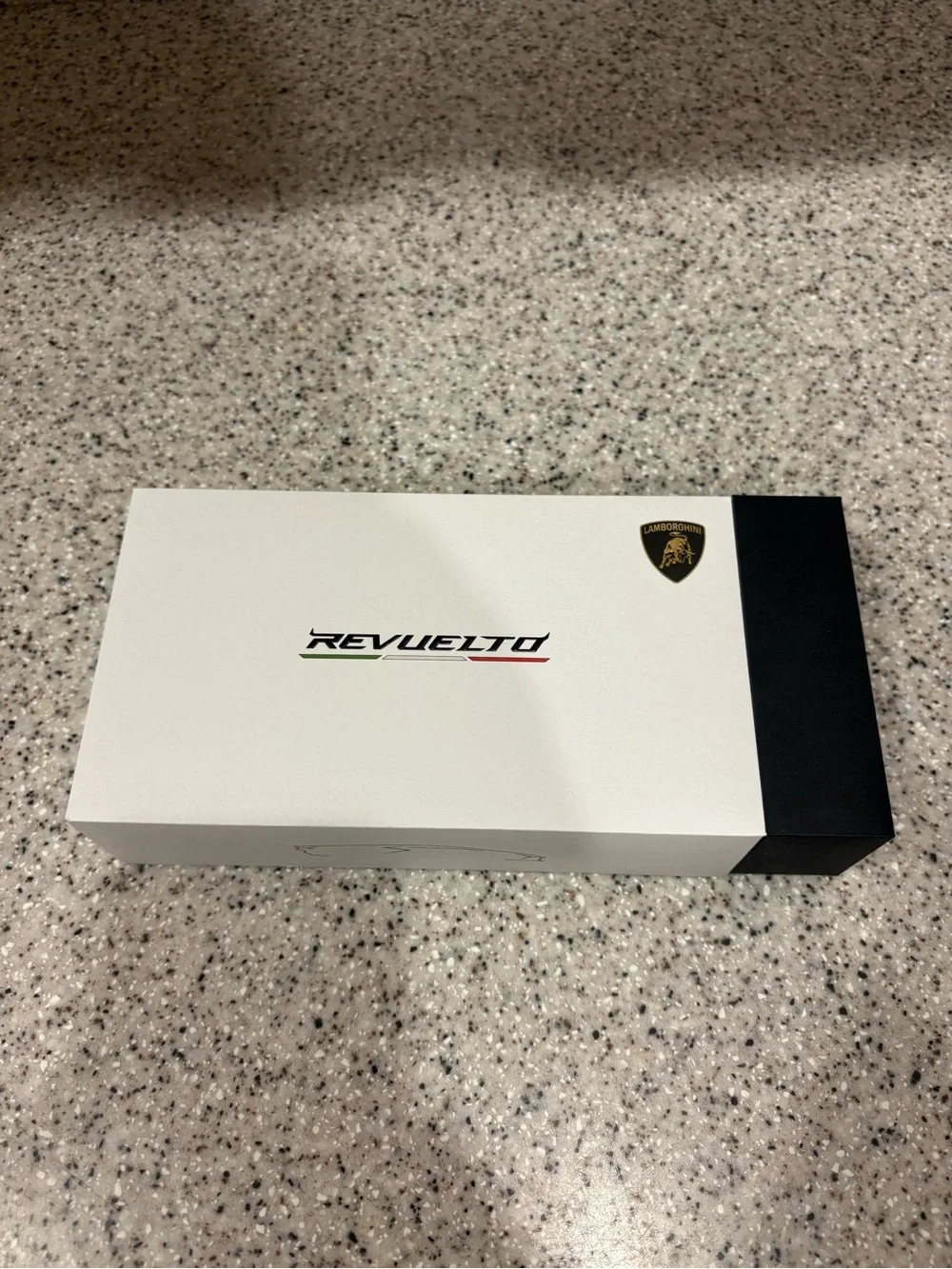 Lamborghini Revuelto Schlüsselanhänger key-chain/ring+Cover Skulptur Huracan+STO